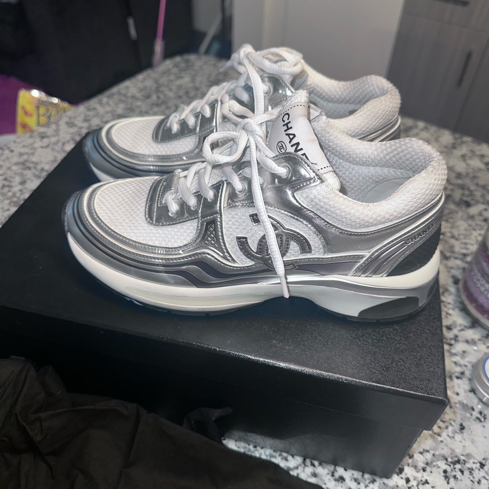 Chanel CC sneakers/ tennis shoes - Picture 13 of 16